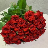 Букет из 37 красных роз Ред Игл