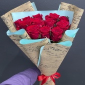 Букет из 15 красных роз в оформлении Ред Игл