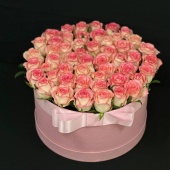 51 Бело розовая роза в шляпной коробке