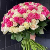 Букет гигант из 151 розы Авалаш Кис ми кейт Талея