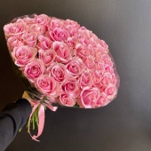 Букет из 51 нежно розовой розы в прозрачной пленке Пинк Аваланш