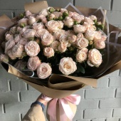 Букет из 21 кустовой розы Бомбастик